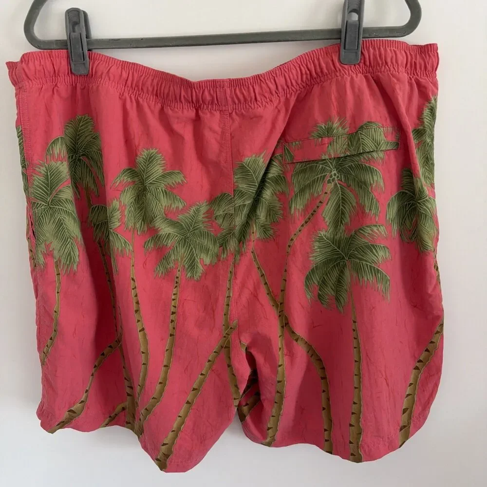Tommy Bahama make statement
